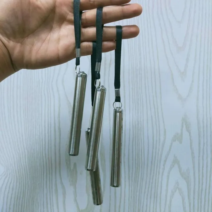 LINTERNA DE METAL A PILA